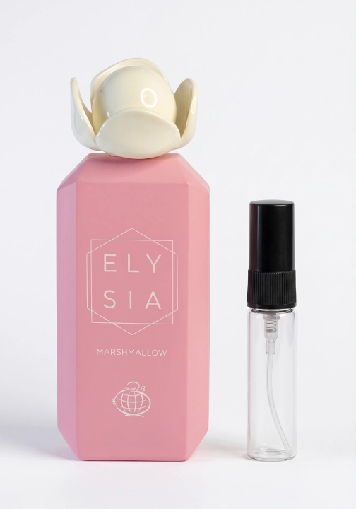 Odlewka Elysia Marshmallow jest dostępna w Miraya Atar – to urocza, słodka kompozycja puszystych pianek marshmallow, soczystej maliny i bitej śmietanki, doprawiona ciepłą wanilią. Ten niezwykle apetyczny zapach gourmand otula radosną lekkością.