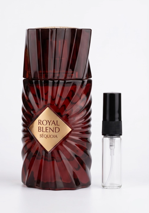 Odlewka Royal Blend Sequoia jest dostępna w Miraya Atar, zachwycając swoją luksusową kompozycją. Soczysta malina i bogaty bukiet róż przeplatają się z aromatyczną czekoladą, cynamonem i orzechami laskowymi, tworząc zmysłowe tło z nut drzewnych i mchu.