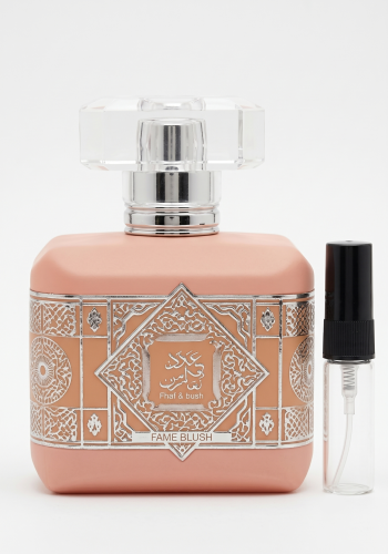 Odlewka Pink Blush jest dostępna w Miraya Atar, zachwycając swoją niezwykle słodką kompozycją gourmand. Soczyste truskawki, maliny i brzoskwinia idealnie łączą się z puszystymi piankami marshmallow, jabłkiem i białymi kwiatami na ciepłej bazie z wanilii.