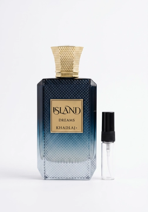 Odlewka Island Dreams w Miraya Atar zachwyca rześką, morską kompozycją. Energetyzujący grejpfrut, skórka limonki i ostry imbir łączą się z akordami wody morskiej, opierając się na głębokiej bazie zmysłowego piżma.