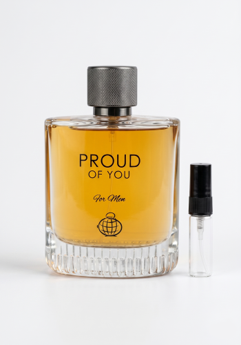 Odlewka Proud of You For Men w Miraya Atar zachwyca ciepłą, słodko-przyprawową kompozycją. Aromatyczna lawenda i szałwia łączą się z akordem pieczonych kasztanów oraz brązowego cukru, opierając się na głębokiej bazie z kremowej wanilii i dymu.