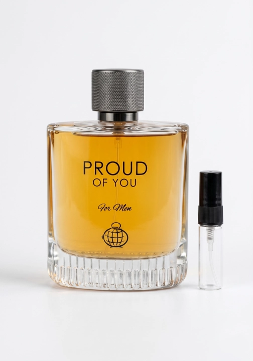 Odlewka Proud of You For Men w Miraya Atar zachwyca ciepłą, słodko-przyprawową kompozycją. Aromatyczna lawenda i szałwia łączą się z akordem pieczonych kasztanów oraz brązowego cukru, opierając się na głębokiej bazie z kremowej wanilii i dymu.