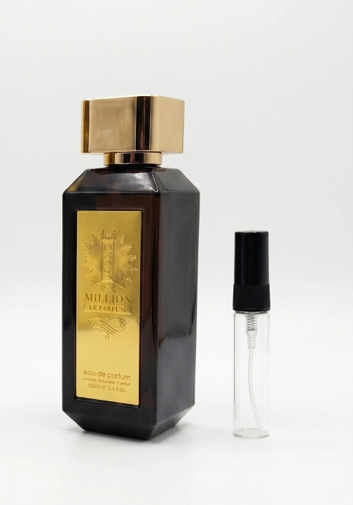 Odlewka La Uno Million Le Parfum w Miraya Atar zachwyca korzenno-drzewną kompozycją. Czerwona pomarańcza i mięta łączą się z cynamonem, goździkami i płatkami róż, opierając się na ciepłej bazie.