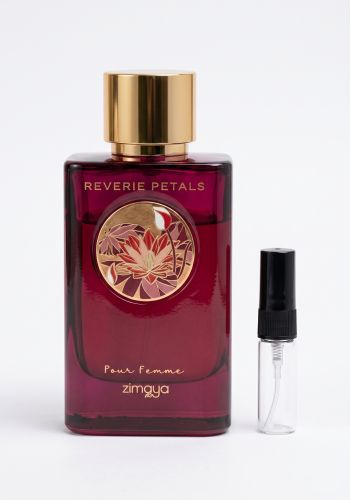 Odlewka Reverie Petals w Miraya Atar zachwyca zmysłową, kwiatowo-drzewną kompozycją. Czarna porzeczka, różowy pieprz i bergamotka łączą się z białymi kwiatami, opierając się na bazie z wanilii, piżma i ciepłego drewna.