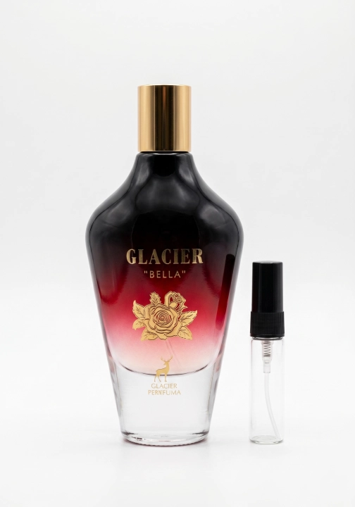 Odlewka Glacier Bella w Miraya Atar zachwyca zmysłową, owocowo-gourmand kompozycją. Soczysta gruszka i świeża bergamotka łączą się z eleganckim akordem róży, opierając się na słodkiej, kremowej bazie z lasek wanilii oraz brązowego cukru.