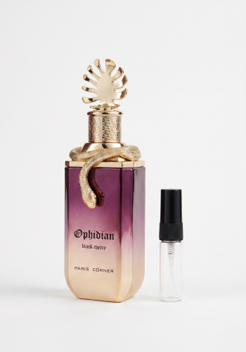 Odlewka Ophidian Black Cherry jest dostępna w Miraya Atar i zachwyca owocowo-gourmand kompozycją. Malina, gruszka i bergamotka łączą się z praliną, różą i heliotropem na bazie z palo santo, drewna gwajakowego, tonki i paczuli.