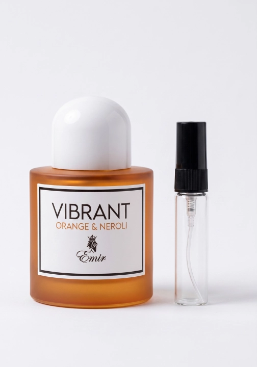 Odlewka Vibrant Orange &amp; Neroli jest dostępna w Miraya Atar. Mandarynka i kalifornijska cytryna łączą się z neroli oraz jaśminem na lekkiej bazie z waty cukrowej i białego piżma, tworząc radosną, cytrusowo-słodką kompozycję.