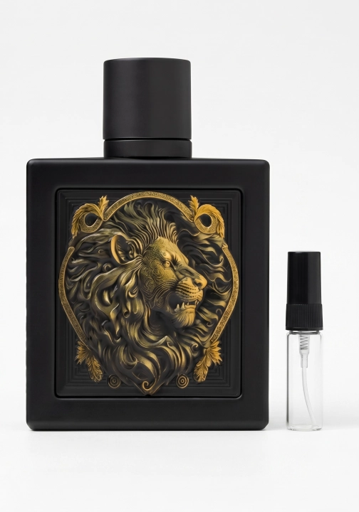 Odlewka Lion jest dostępna w Miraya Atar. Lawenda, soczysta gruszka, mięta i bergamotka łączą się z cynamonem, szałwią oraz kminem na bazie z wanilii, bursztynu, cedru i paczuli, tworząc bogaty zapach.