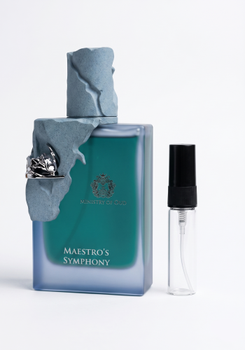 Odlewka Maestro's Symphony jest dostępna w Miraya Atar. Malina, liście fiołka, marakuja i szafran łączą się z różą, osmantusem oraz geranium na bazie ze skóry, olibanum, paczuli i wanilii, tworząc bogaty, luksusowy zapach.
