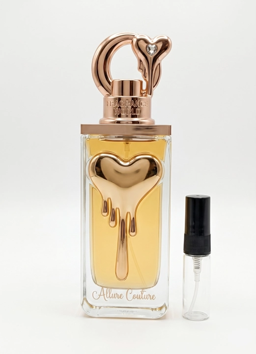 Odlewka Allure Couture jest w Miraya Atar. Kandyzowana cytryna łączy się z kremową panna cottą i kwiatem pomarańczy na słodkiej bazie z wanilii oraz rumu, tworząc wyjątkowo pyszny, deserowy zapach gourmand.