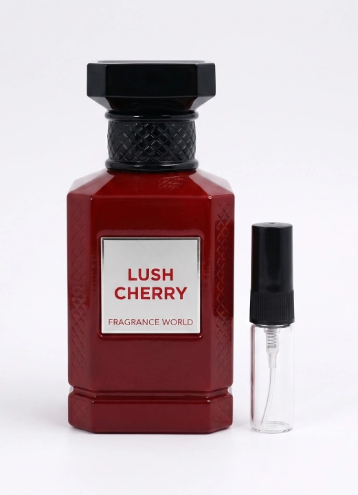 Odlewka Lush Cherry jest w Miraya Atar. Czereśnia, likier wiśniowy i gorzki migdał łączą się z wiśnią, różą, śliwką i jaśminem na bogatej, przyprawowo-drzewnej bazie z wanilii i tonki, tworząc zmysłowy, głęboki zapach.