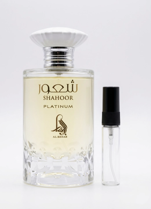 Odlewka Shahoor Platinum jest dostępna w Miraya Atar. Aromatyczna kawa, amaretto, cytryna, słodycze i rum łączą się z nutami kremowymi, wanilią, kwiatem pomaranńczy oraz mlekiem na bazie z cukru, ambry, benzoesu i piżma, tworząc wyjątkowy zapach gourmand.