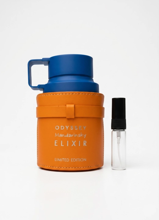 Odlewka Odyssey Mandarin Sky Elixir jest dostępna w Miraya Atar. Mandarynka, pomarańcza, lawenda, kardamon i czarny pieprz łączą się z karmelem, tonką, paczulą oraz kadzidłem na bazie z wanilii i wetywerii, tworząc bogaty zapach.