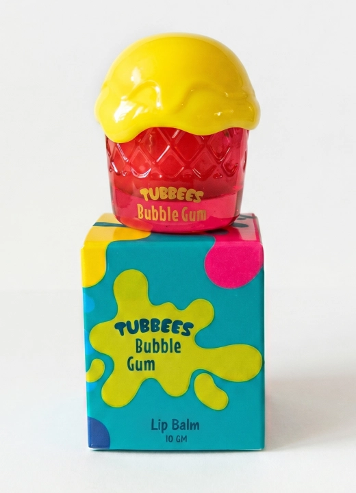 Balsam do ust Tubbees Bubble Gum jest dostępny w Miraya Atar. Owoce i goździk łączą się z gumą balonową i olejkiem pomarańczowym na bazie z wanilii, paczuli i kaszmeranu. Idealnie nawilża i pysznie pachnie.
