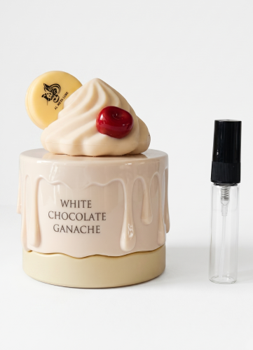 Odlewka White Chocolate Ganache jest dostępna w Miraya Atar. Gorzka pomarańcza i palone ziarna kawy łączą się z suszonymi owocami, fasolką tonka oraz kakao na bazie z wanilii. Tworzą niezwykle bogaty, głęboki i wykwintny zapach.