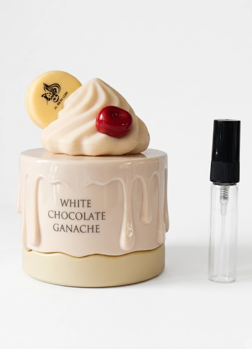Odlewka White Chocolate Ganache jest dostępna w Miraya Atar. Gorzka pomarańcza i palone ziarna kawy łączą się z suszonymi owocami, fasolką tonka oraz kakao na bazie z wanilii. Tworzą niezwykle bogaty, głęboki i wykwintny zapach.