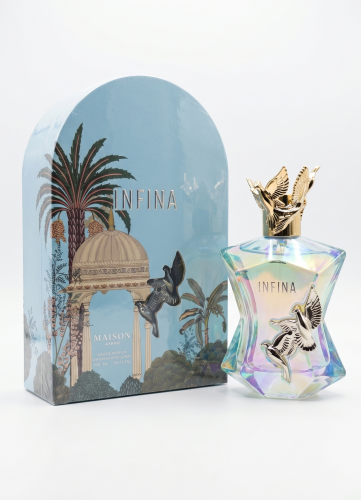 Perfumy Infina są dostępne w Miraya Atar. Bergamotka, kardamon, nuty morskie i różowy pieprz łączą się z drewnem kaszmirowym, kadzidłem oraz nutami bursztynowymi na bazie z mchu i piżma, tworząc niezwykle świeży zapach.
