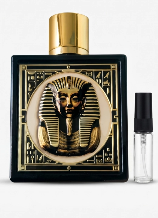 Odlewka Pharaoh jest dostępna w Miraya Atar. Kardamon, olej jałowcowy, szafran i nuty alkoholowe łączą się z zamszem, kawą oraz benzoesem na bazie z wanilii, tonki, drzewa gwajakowego, labdanum i drzewa bursztynowego. To głęboki, orientalny zapach.