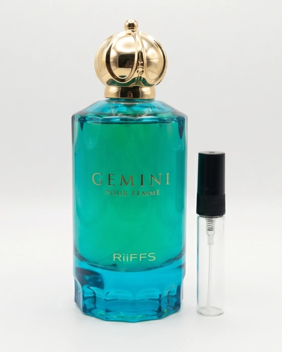 Odlewka Gemini Pour Femme jest dostępna w Miraya Atar. Mango, cytryna i imbir łączą się z kumaryną oraz jaśminem na bazie z piżma, ambry i agaru (oud). Tworzą niezwykle intrygujący, orientalno-owocowy zapach.