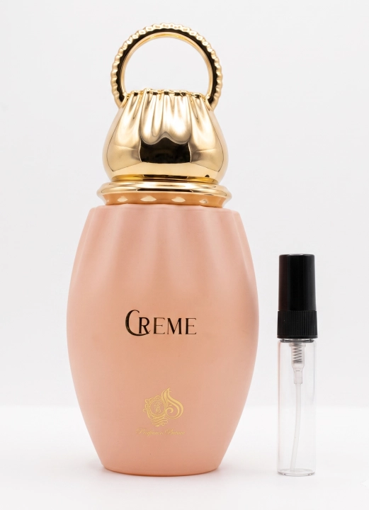 Odlewka Creme (Al Wataniah) jest dostępna w Miraya Atar. Gruszka i banan łączą się z jaśminem wielkolistnym oraz orchideą na bazie z wanilii i drzewa sandałowego. To niezwykle kremowy, słodki i otulający zapach.