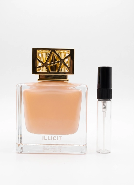 Odlewka Illicit (Aurora Scents) jest dostępna w Miraya Atar. Morela, kokos i brzoskwinia łączą się z jaśminem, davaną oraz tuberozą na bazie z piżma, wanilii, sandałowca, amyrisu, bursztynu i mleka. To niezwykle kremowy, owocowy i otulający zapach.