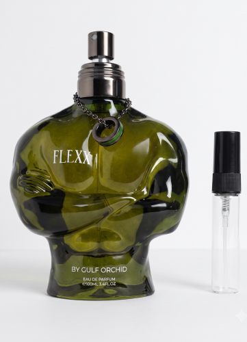 Odlewka Flexx (Gulf Orchid) jest dostępna w Miraya Atar. Kwiat pomarańczy, gałka muszkatołowa i nasiona pimento łączą się z kwiatem pomarańczy, irysem oraz osmantusem na bazie z wanilii, Ambrofix™, benzoesu i paczuli. To niezwykle wyrafinowany zapach.