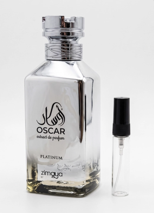 Odlewka Oscar Platinum jest dostępna w Miraya Atar. Czarny pieprz, różowy pieprz, wetyweria i bazylia łączą się z grejpfrutem, imbirem, timurem oraz piżmem na bazie z paczuli, cedru i bursztynu.