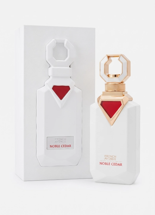 Perfumy Noble Cedar są dostępne w Miraya Atar. Aldehydy i bergamotka łączą się z kwiatem pomarańczy na bazie z białego piżma i cedru.